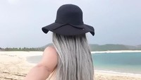 Belum lama ini ia berlibur ke Bali bersama sang kekasih. (Dok. Instagram/cynthiara_alona)