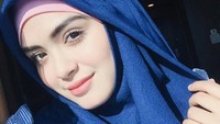 Aktris muda Vebby Palwinta juga memutuskan berhijab di 2018. Foto: Dok. Instagram @vebbypalwinta