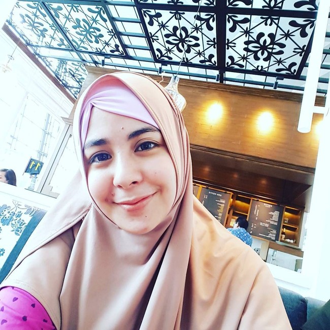 Risty Tagor tak hanya berdarah Batak saja. Mantan istri Stuart Collin ini juga keturunan Aceh.  Foto: Instagram