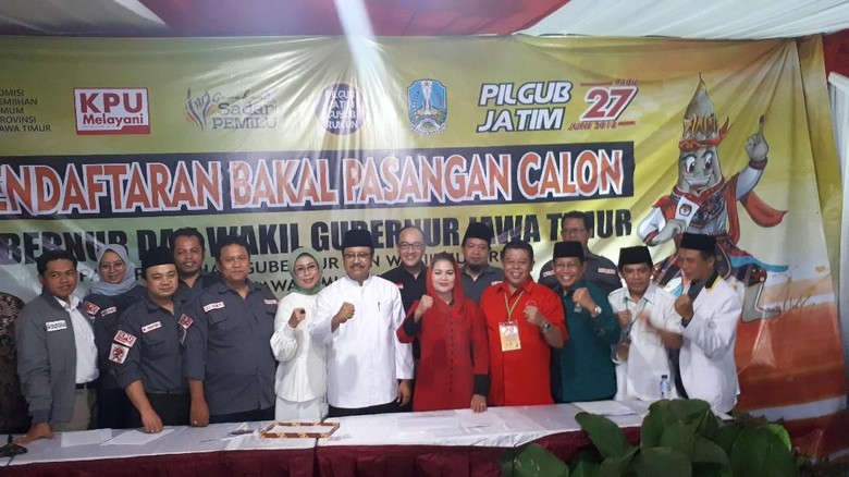 Selesai Daftar ke KPU, Gus Ipul-Puti Bicara soal Takdir Duet Selesai Daftar ke KPU, Gus Ipul-Puti Bicara soal Takdir Duet