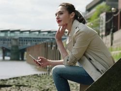 Cantiknya Gal Gadot, Wonder Woman yang Jadi Bos Baru Huawei