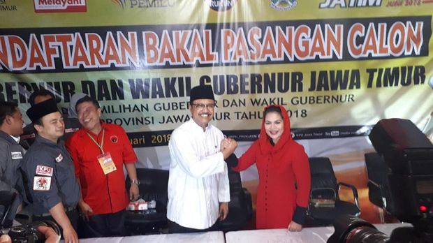 Selesai Daftar ke KPU, Gus Ipul-Puti Bicara Soal Takdir Duet