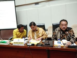Airlangga Tiba di DPR, Pimpin Rapat Fraksi Golkar soal Kinerja