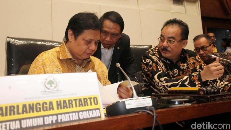 Larang F-Golkar ke Luar Negeri, Airlangga: Jaga Dapil saat Pilkada Larang F-Golkar ke Luar Negeri, Airlangga: Jaga Dapil saat Pilkada