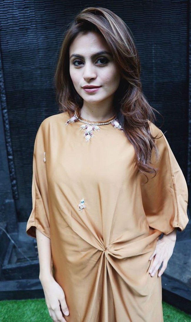 Asha Syara merupakan salah satu artis keturunan Aceh yang memiliki wajah eksotis. Ia selalu diidentikkan sebagai pemeran antagonis. Foto: Instagram