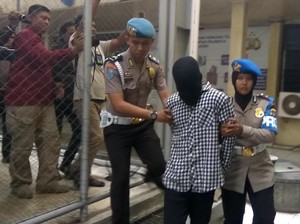 Ditangkap di Bandara, Mau ke Mana Ridwan Usai Bunuh Sekeluarga?