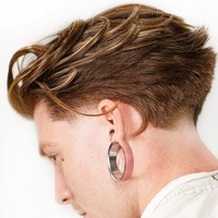 Model rambut dengan ber-layer seperti Textured Sweep Back juga diprediksikan bakal nge-tren di 2018. (Foto: ist.)