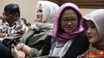Jalani Sidang, Novanto Khusyuk Dengarkan Saksi
