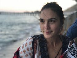 Cantiknya Gal Gadot, Wonder Woman yang Jadi Bos Baru Huawei