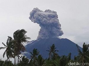 Gunung Agung Kembali Erupsi, Status Masih Awas