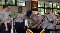Terakhir, jabatan Kapolda Lampung dari Brigjen Suroso Hadi Siswoyo kepada Brigjen Suntana, yang sebelumnya mendapat penugasan di BIN. Suroso diberi jabatan baru sebagai Widyaiswara Utama Sespim Lemdiklat Polri.