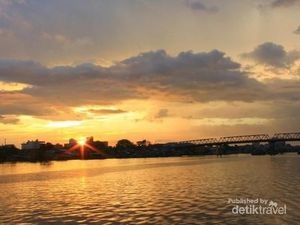Beginilah Keromantisan Sunset dari Kapuas