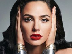 Cantiknya Gal Gadot, Wonder Woman yang Jadi Bos Baru Huawei