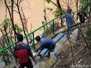Pasca Banjir, Sampah Penuhi Cave Tubing Kalisuci Gunungkidul