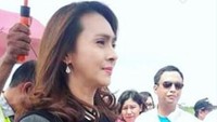 Atas laporan daerah, bupati tersebut sebulan 2 kali pergi ke Amerika tanpa izin. Tim Kemendagri datang dan cek ke Pemda Sulut dan Kabupaten Talaud. Bupati mengakui tanpa izin, kata Tjahjo saat dimintai konfirmasi, Jumat (12/1/2018).