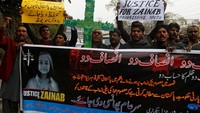 Teka-teki untuk memburu pelaku salah satunya didapat dari rekaman CCTV. Zainab terlihat tengah bersama seorang pria yang belum diketahui identitasnya.  (Foto: Dok. REUTERS/Akhtar Soomro)
