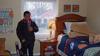 Daeyers demikian nama anak itu bersama sang ibu (Detroit) yang sebelumnya gelandangan, akhirnya bisa menetap di rumah yang disediakan oleh pemerintah di daerah Michigan, Amerika Serikat. (Foto: Dailymail)