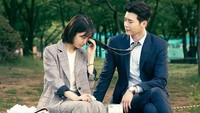 Salah satu peran ikonik Suzy saat ia membintangi While You Were Sleeping, di mana ia tampil dengan rambut pendek yang cantik. Foto: While You Were Sleeping