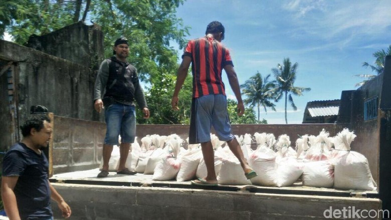 Polisi yang Terlibat Penjualan Batu Merkuri Ditahan di Polda Maluku Polisi yang Terlibat Penjualan Batu Merkuri Ditahan di Polda Maluku