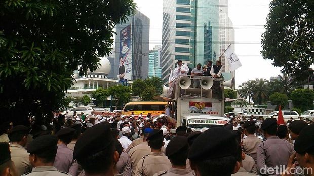 Orasi di Demo FPI, Eggi Sudjana: Pemerintah Harus Panggil Facebook