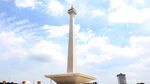 Perhatian! Rumput di Taman Monas Sekarang Boleh Diinjak