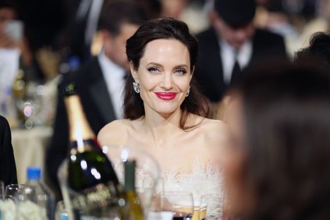 Berada di posisi kelima adalah aktris Hollywood Angelina Jolie. Secara global, aktris pemenang Oscar ini memimpin daftar perempuan yang paling dikagumi di dunia. (Foto: Christopher Polk/Getty Images for The Critics Choice Awards)