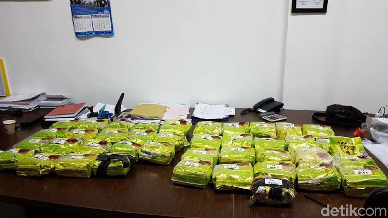 BNN Tangkap Sindikat Pengedar 40 Kg Sabu di Aceh BNN Tangkap Sindikat Pengedar 40 Kg Sabu di Aceh