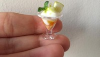 Kalau yang ini namanya Misket Limonlu Kup. Rasa dessert ini mirip perpaduan es krim yoghurt dan rasa cheesecake. Foto: Instagram Mini Yemek