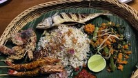 Sikaaaaaaaaaaaaaaaaaat, tulis @oq_lukman. Ini sih memang menggugah selera. Nasi liwetnya lengkap! Foto: Instagram