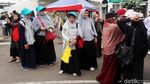 Usai Salat Jumat, Massa FPI Bergerak ke Kantor Facebook