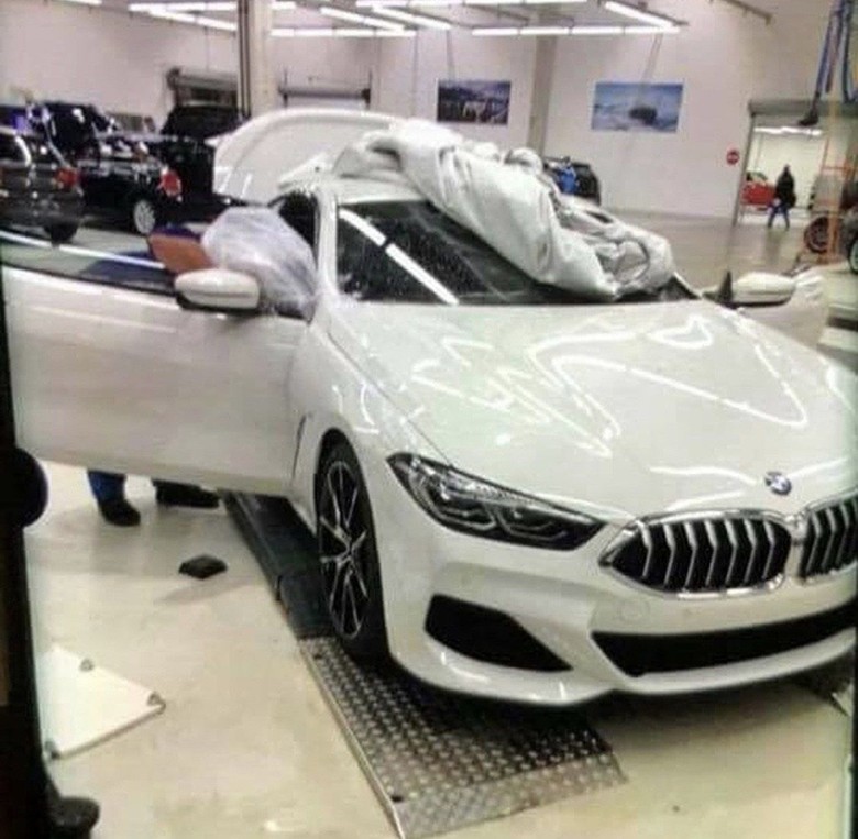 BMW seri 8. Foto: Carscoops BMW seri 8. Foto: Carscoops