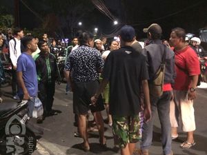 Marah Setelah Tabrak Ibu-ibu, Pemotor di Salemba Dikeroyok Warga