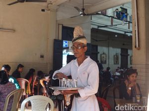 Foto: Warung Kopi Paling Hits di India Berumur 142 Tahun