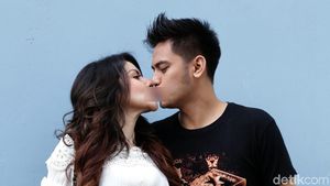 So Hot! Galih Ginanjar Cium Mesra Kumalasari