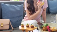 Makin hari makin cantik! Shandy Aulia sedang menikmati minuman segar di Spango, Singapore. Foto: Instagram shandyaulia