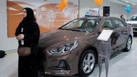 Showroom ini menawarkan berbagai pilihan mobil dan dikelola oleh perempuan.