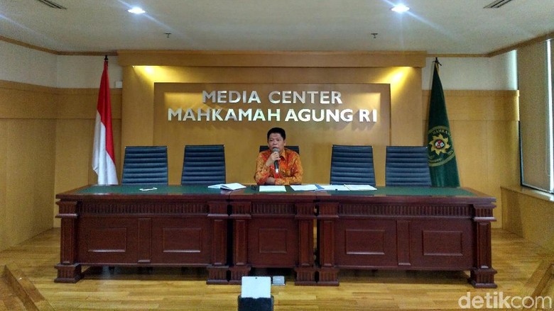 15 Calon Hakim Mengundurkan Diri karena Tak Direstui Ortu 15 Calon Hakim Mengundurkan Diri karena Tak Direstui Ortu