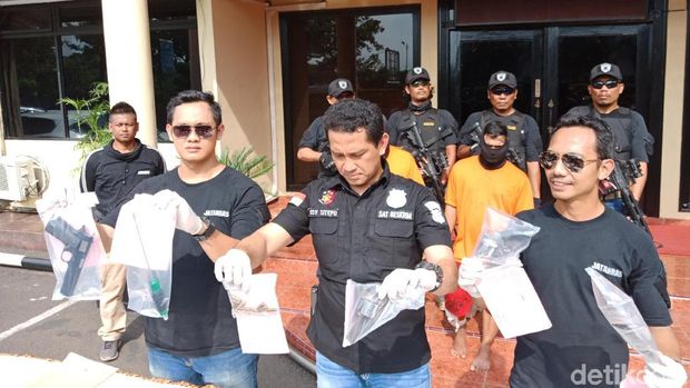 Rilis kasus perampokan di Polres Jakbar, Jumat (12/1/2018)
