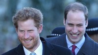 Ya, semoga saja Pangeran Harry dan Pangeran William kembali bersama dan tersenyum seperti dalam foto ini. Dok. Getty Images