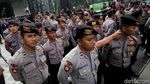 Adem Bener, Polwan Cantik Ikut Jaga Demo di Kantor Facebook