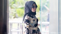 Yanti Maria Susanti tiba di gedung KPK, Jakarta, Jumat (12/1/2018).