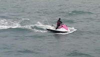 Sri termasuk aktif mengunggah kegiatannya sebagai bupati di Instagram. Seperti saat dia naik jetski untuk menuju Desa Marampit