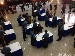 KSAL Pimpin Penandatanganan Kontrak Barang dan Jasa TNI AL 2018