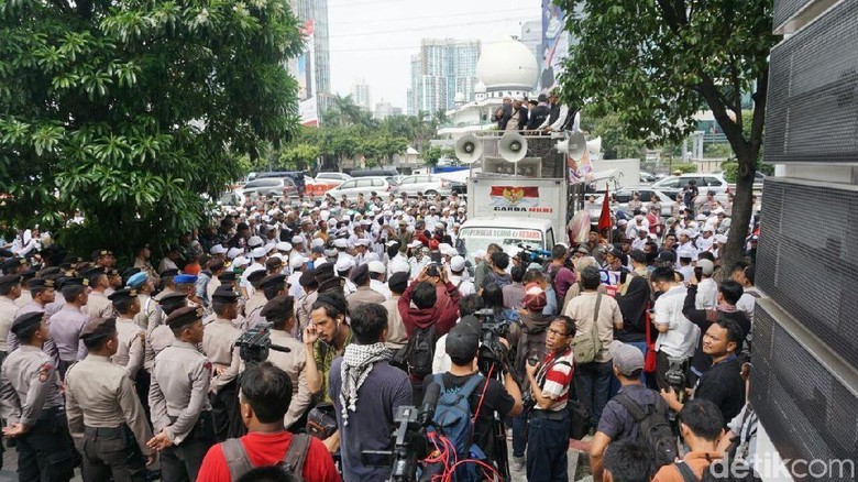 Perwakilan Massa FPI Kecewa, Pihak Facebook Tak Ada di Kantor Perwakilan Massa FPI Kecewa, Pihak Facebook Tak Ada di Kantor