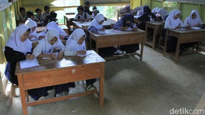 Duh, Masih Ada Kondisi Sekolah di Bandung yang Seperti Ini