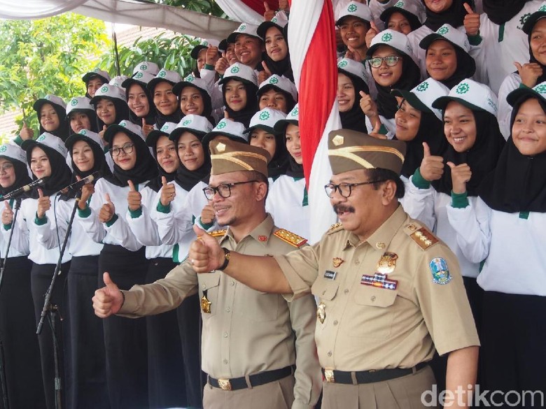 Menaker Ingatkan Keselamatan Kerja di Industri Berbahan Baku Bahaya Menaker Ingatkan Keselamatan Kerja di Industri Berbahan Baku Bahaya