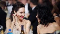 Ia selalu tersenyum di acara tersebut. Christopher Polk/Getty Images for The Critics Choice Awards.