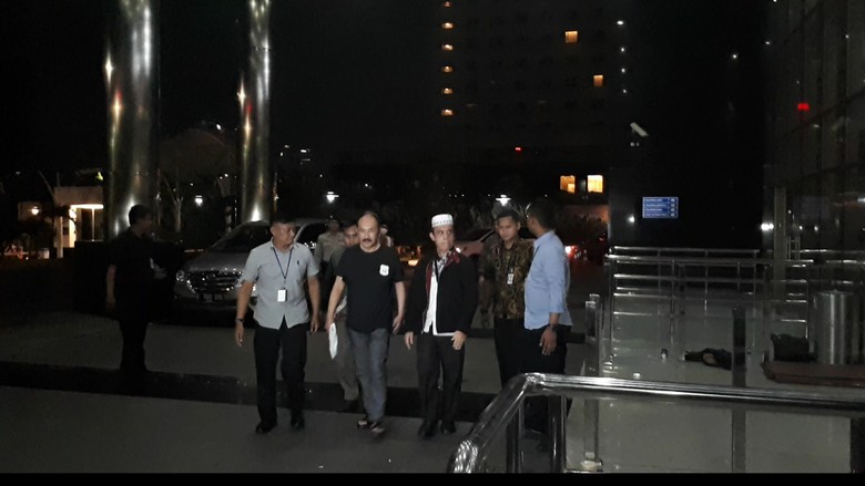 Ditangkap, Fredrich Yunadi Dibawa ke KPK Ditangkap, Fredrich Yunadi Dibawa ke KPK