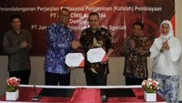 Penandanganan kerjasama dilakukan langsung oleh Direktur Utama Askrindo Syariah Pribadi dan Direktur Syariah Banking PT Bank Cimb Niaga Pandji P Djajanegara di Graha CIMB Niaga, Jumat (12/1).