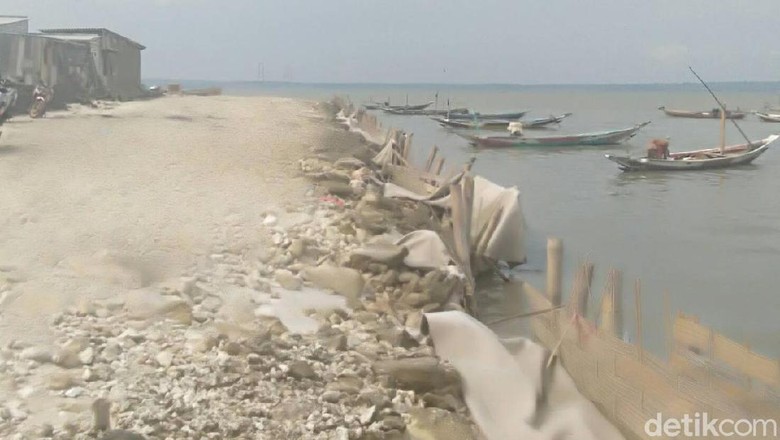 Antisipasi Banjir, Tanggul Laut Dibangun di Kampung Nelayan Kejawan Antisipasi Banjir, Tanggul Laut Dibangun di Kampung Nelayan Kejawan